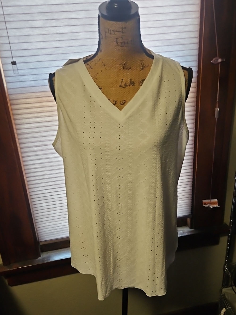 Sleeveless White V-Neck Eyelet Tank Top